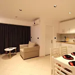Aparthotel Melina's Seaside Retreat 4*