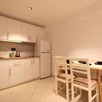 Melina's Seaside Retreat Aparthotel