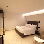 Melina's Seaside Retreat Aparthotel