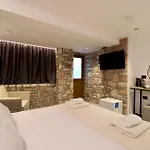 Melina's Seaside Retreat Aparthotel