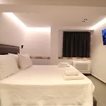 Melina's Seaside Retreat Aparthotel