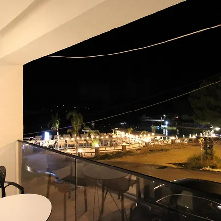 Aparthotel Melina's Seaside Retreat