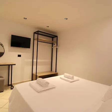 Melina's Seaside Retreat 3* קסאמיל