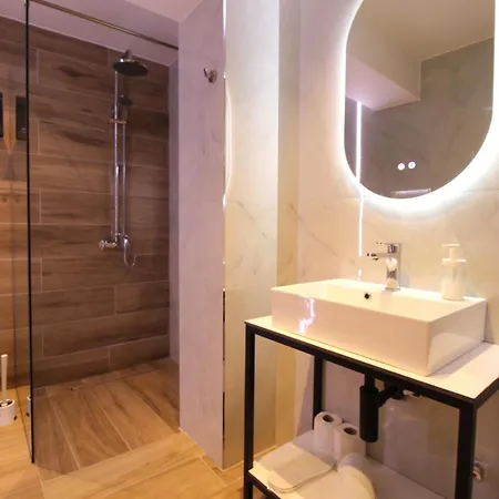 Melina's Seaside Retreat מלון דירות קסאמיל