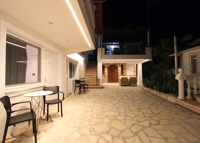 Melina's Seaside Retreat Lägenhetshotell Ksamil