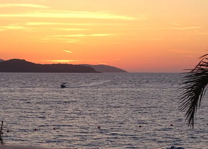 Melina's Seaside Retreat Lejlighedshotel Ksamil