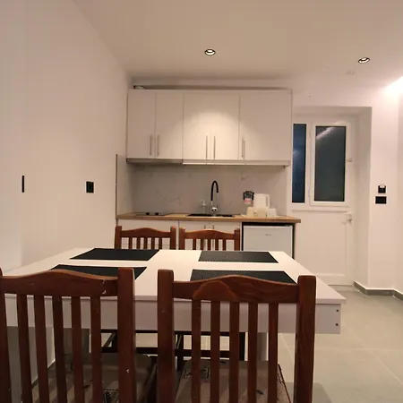 아파트호텔 Melina's Seaside Retreat 사밀