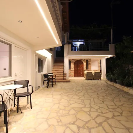 Melina's Seaside Retreat 아파트호텔 사밀