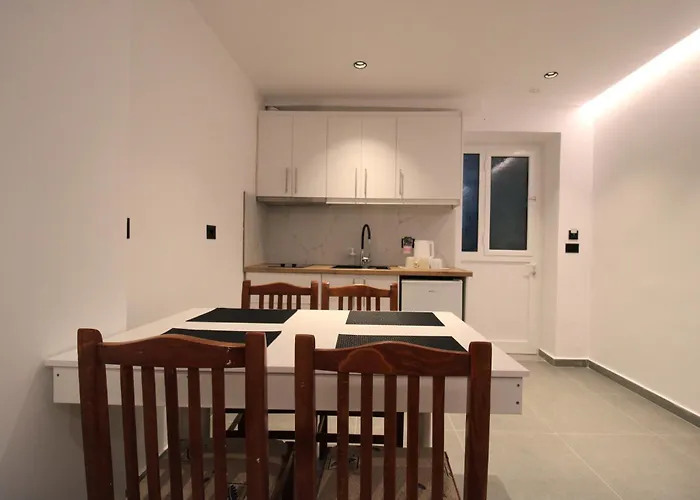 Aparthotel Melina's Seaside Retreat Ksamil