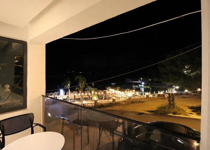 Aparthotel Melina's Seaside Retreat