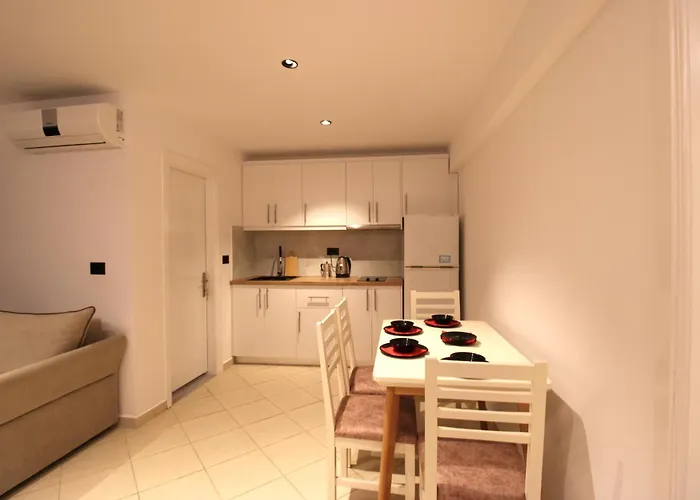 Melina's Seaside Retreat Aparthotel 3*