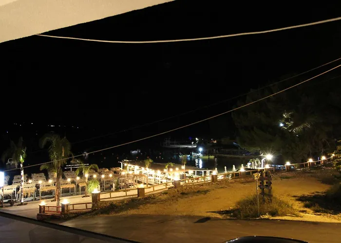 Aparthotel Melina's Seaside Retreat