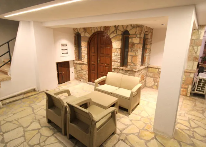 Aparthotel Melina's Seaside Retreat