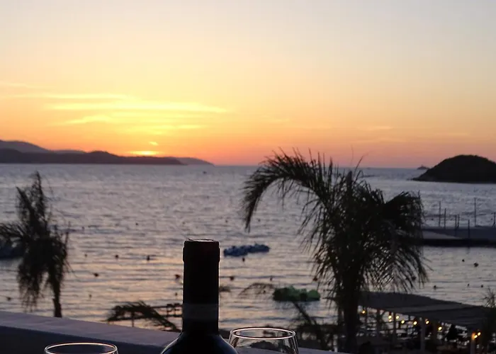 Melina's Seaside Retreat Aparthotel 3*